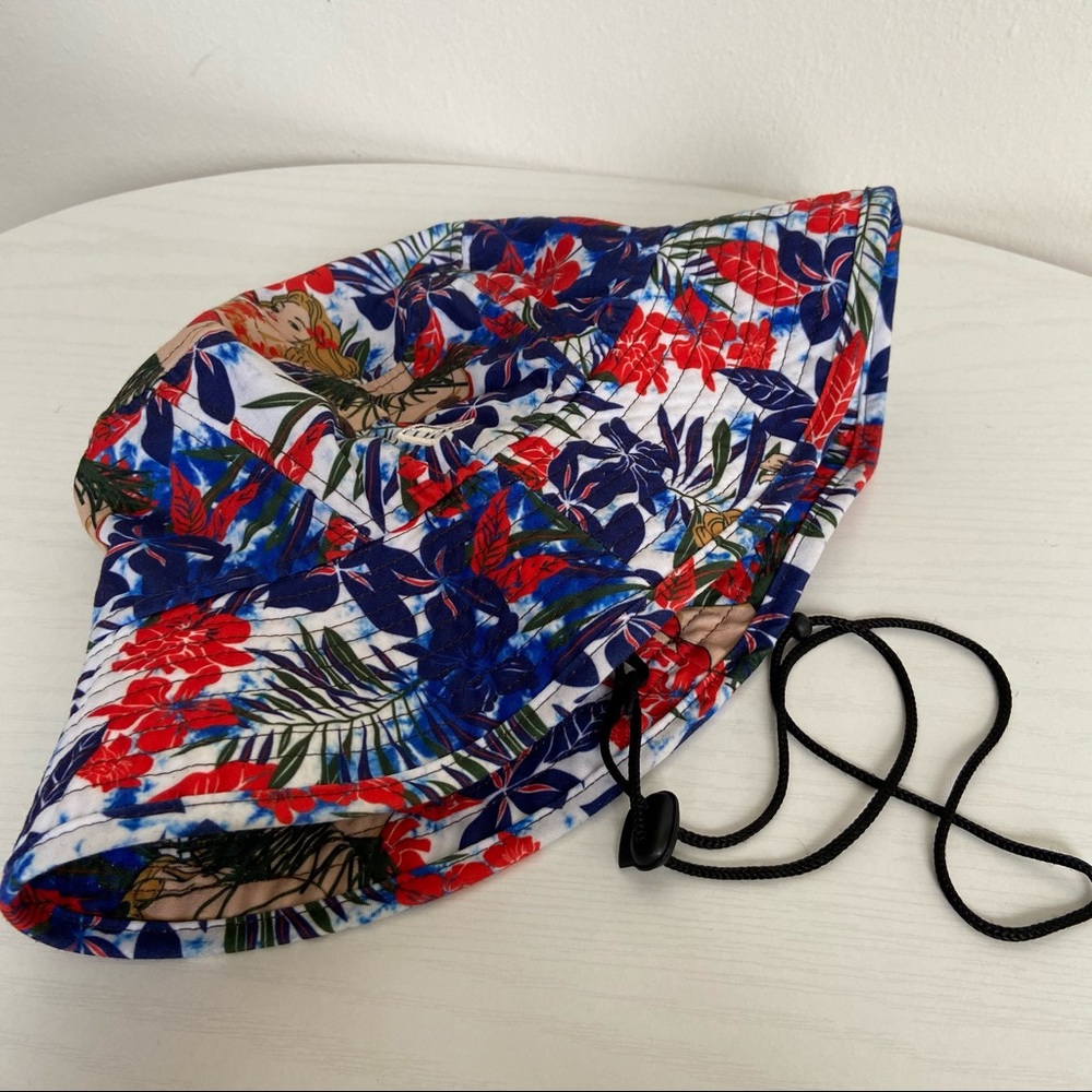 New Era bucket hat